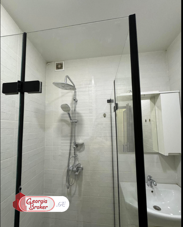 იყიდება ახალი გარემონტებული 4 ოთახიანი ბინა