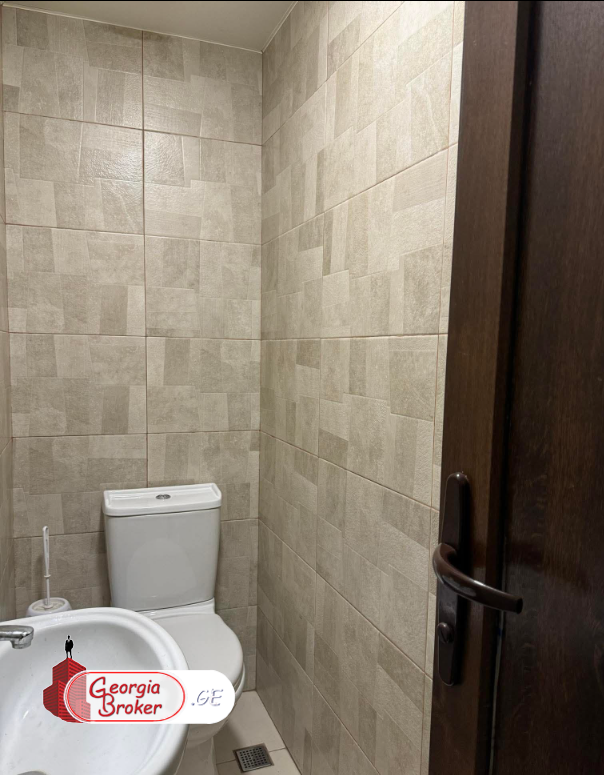 იყიდება ახალი გარემონტებული 4 ოთახიანი ბინა