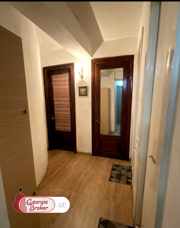 იყიდება ახალი გარემონტებული 4 ოთახიანი ბინა