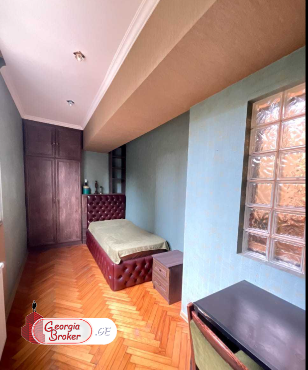 იყიდება ახალი გარემონტებული 4 ოთახიანი ბინა