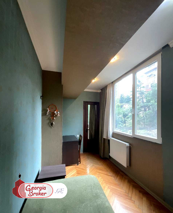 იყიდება ახალი გარემონტებული 4 ოთახიანი ბინა