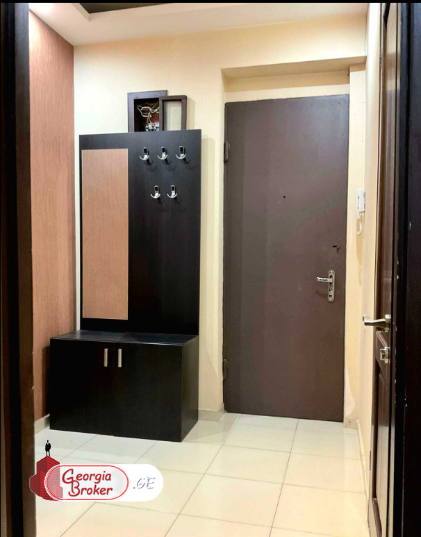 nearly repaired 3-room apartment for sale