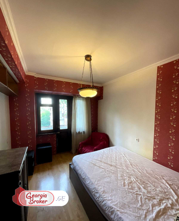 იყიდება ახალი გარემონტებული 4 ოთახიანი ბინა