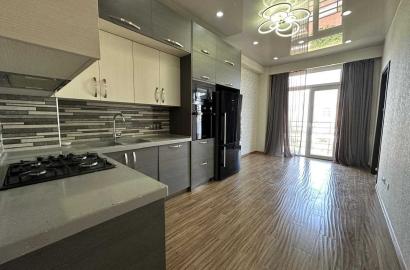 продается квартира с новым ремонтом 4-комнаты