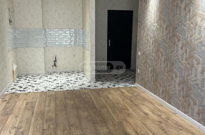 nearly repaired 2-room apartment for sale