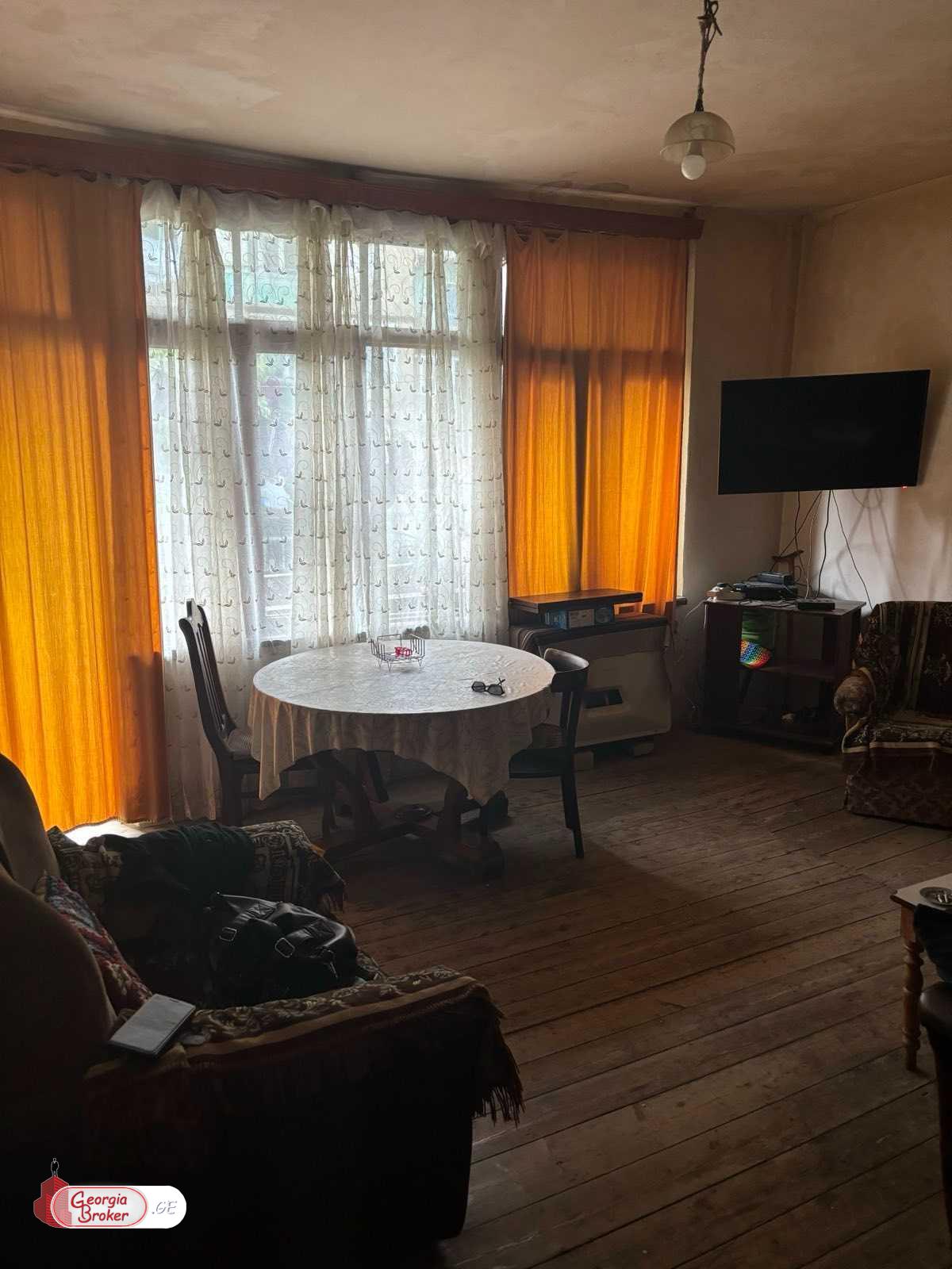 იყიდება სარემონტო 3 ოთახიანი ბინა