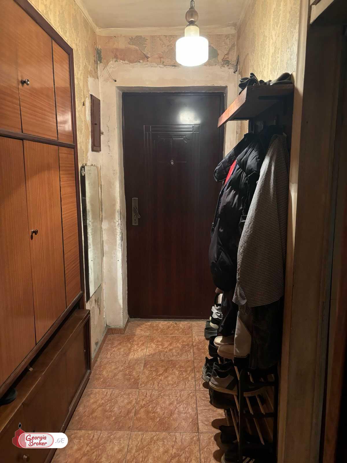 იყიდება სარემონტო 3 ოთახიანი ბინა