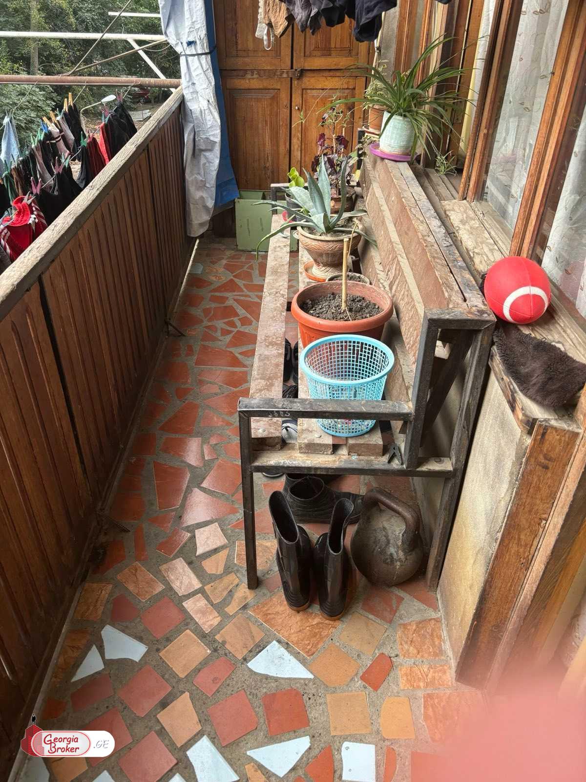 იყიდება სარემონტო 3 ოთახიანი ბინა