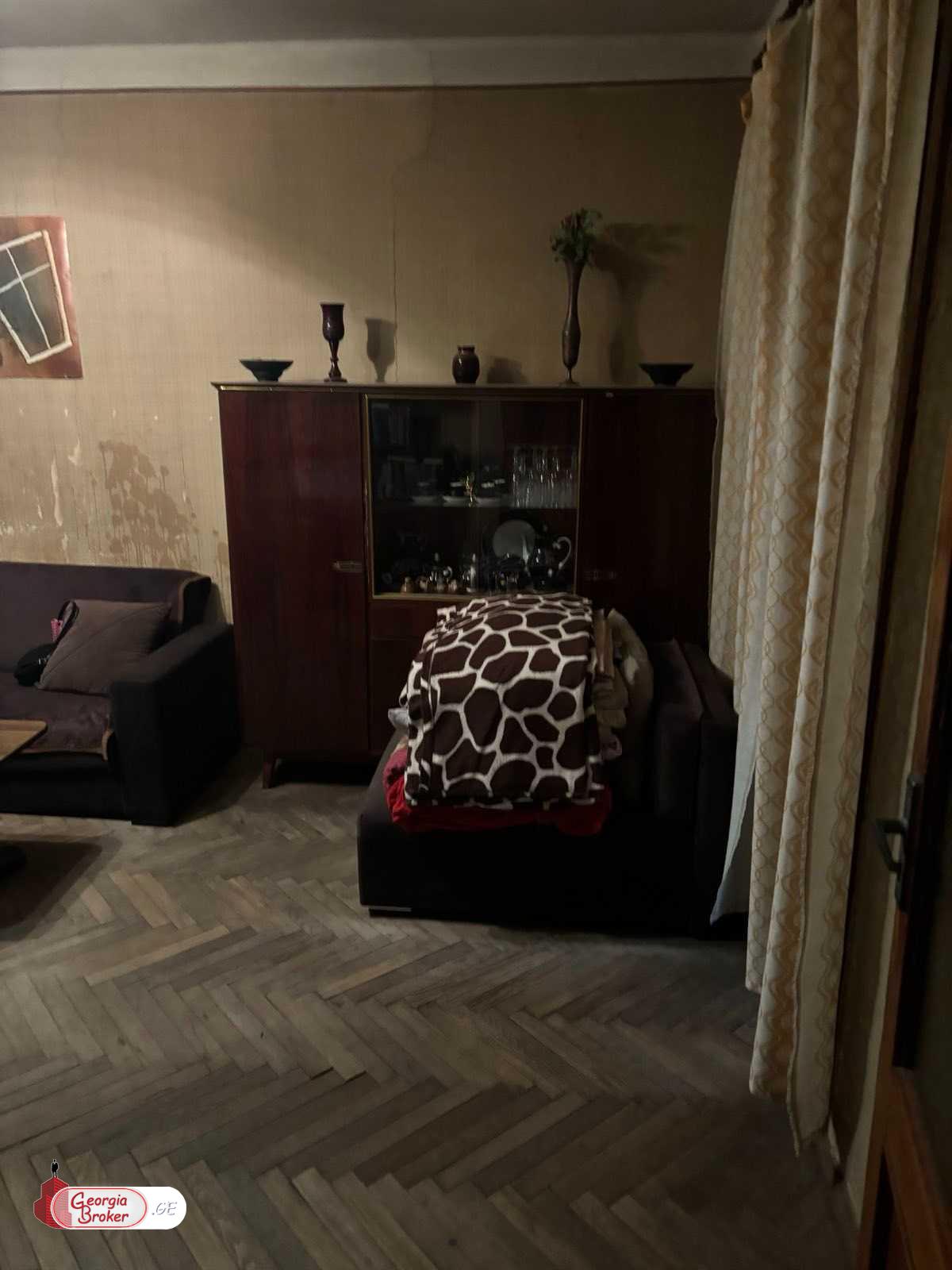 იყიდება სარემონტო 3 ოთახიანი ბინა