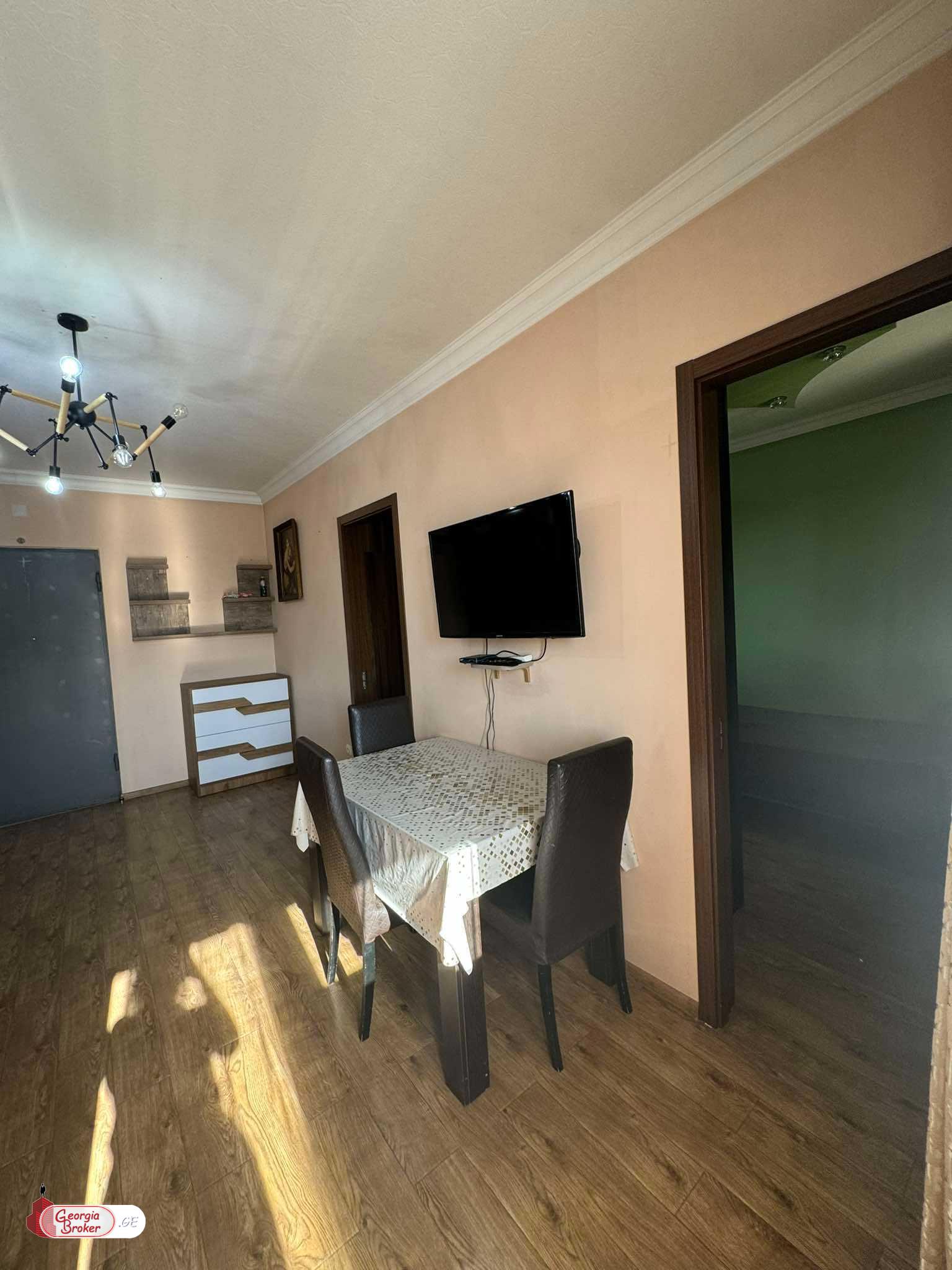 nearly repaired 3-room apartment for sale