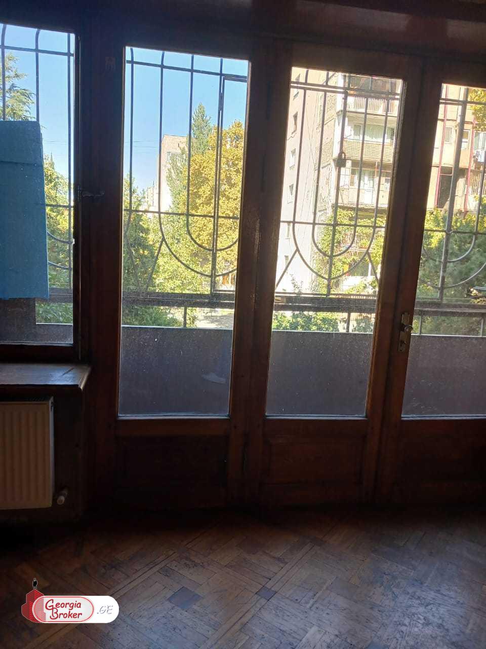 old repaired 4-room apartment for sale