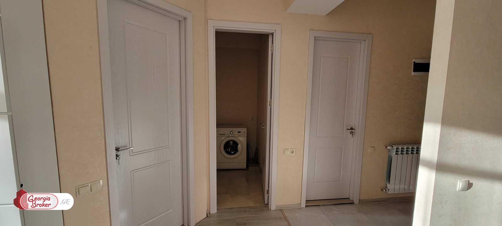 nearly repaired 2-room apartment for sale