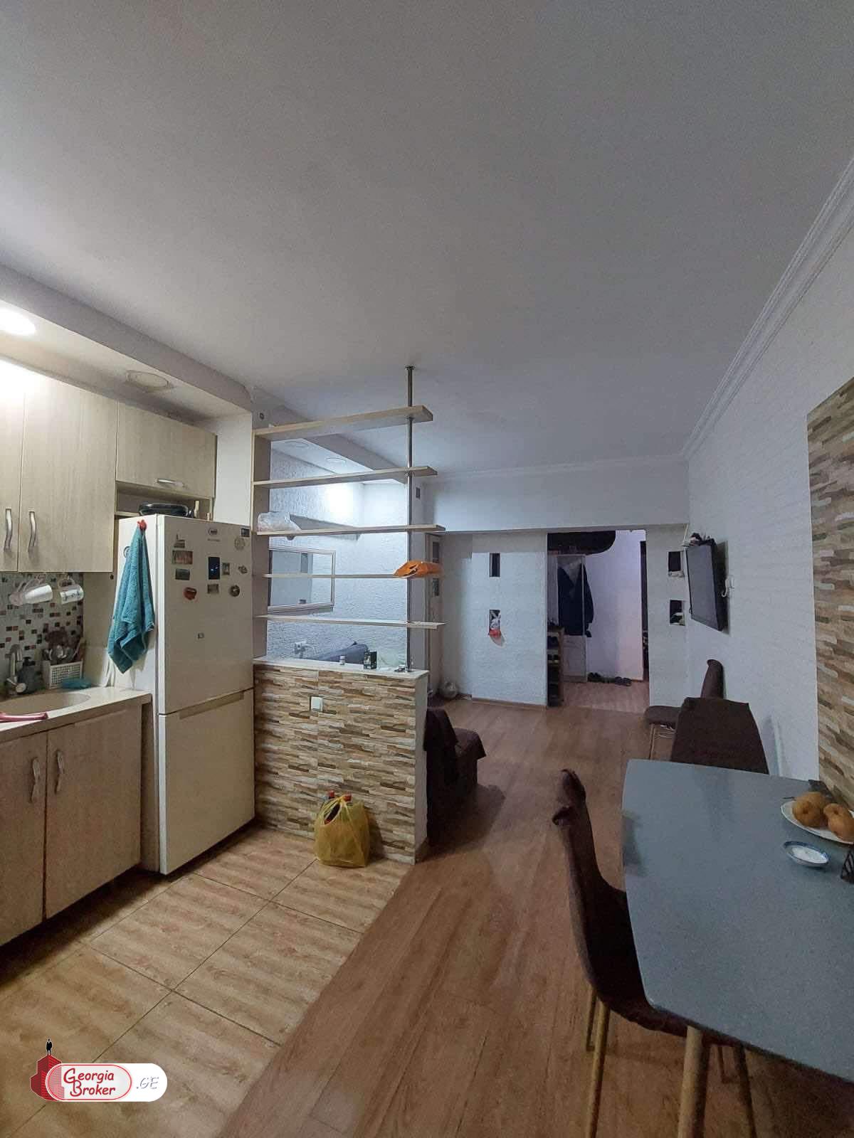 продается квартира с новым ремонтом 3-комнаты