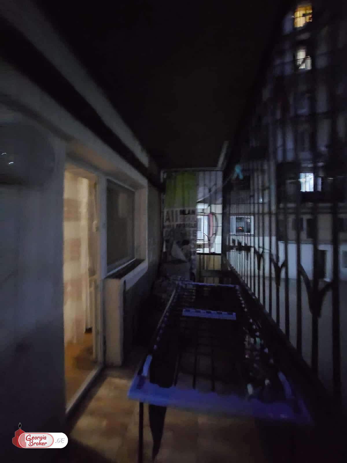 продается квартира с новым ремонтом 3-комнаты