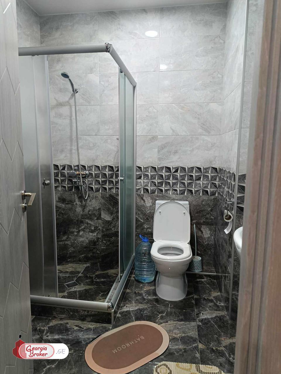 იყიდება ახალი გარემონტებული 2 ოთახიანი ბინა