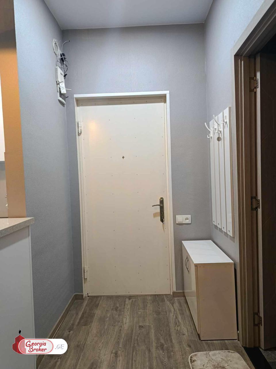 იყიდება ახალი გარემონტებული 2 ოთახიანი ბინა