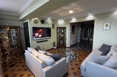 იყიდება ახალი გარემონტებული 5 ოთახიანი ბინა