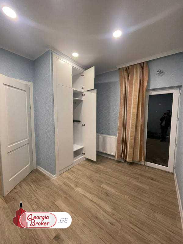 nearly repaired 3-room apartment for sale