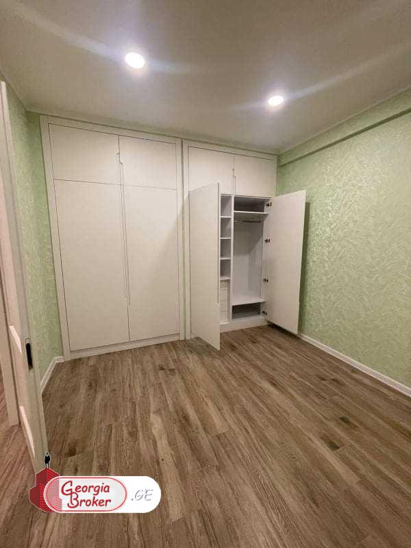 nearly repaired 3-room apartment for sale