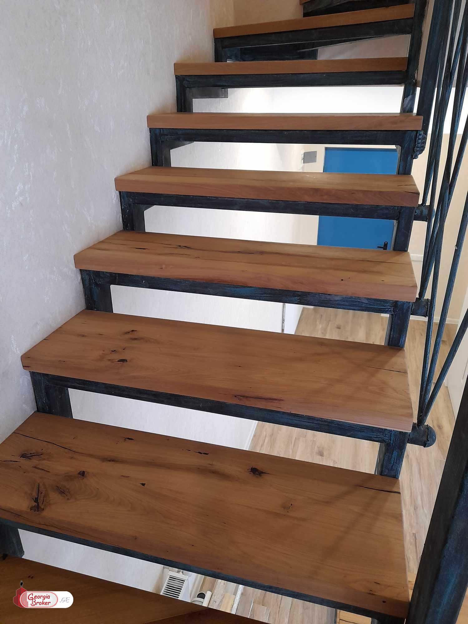 nearly repaired 3-room apartment for sale