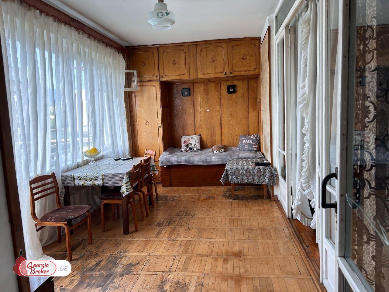 old repaired 4-room apartment for sale