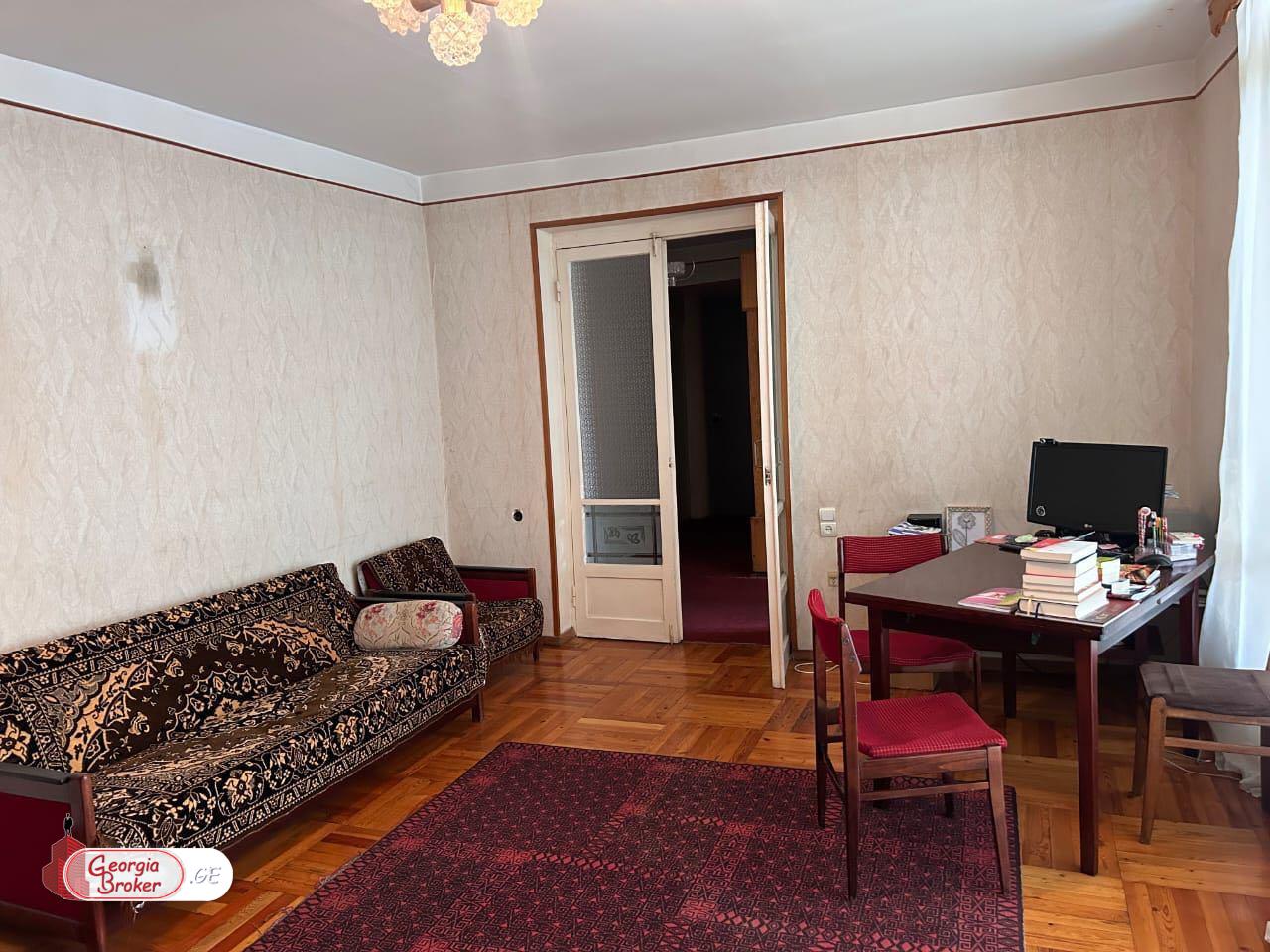 old repaired 4-room apartment for sale