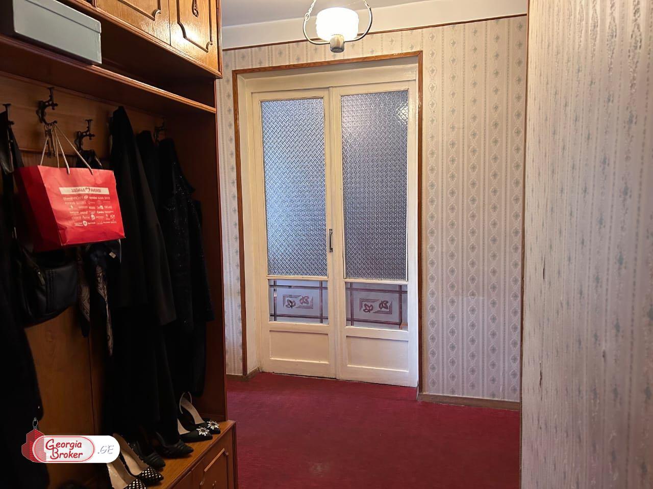 old repaired 4-room apartment for sale