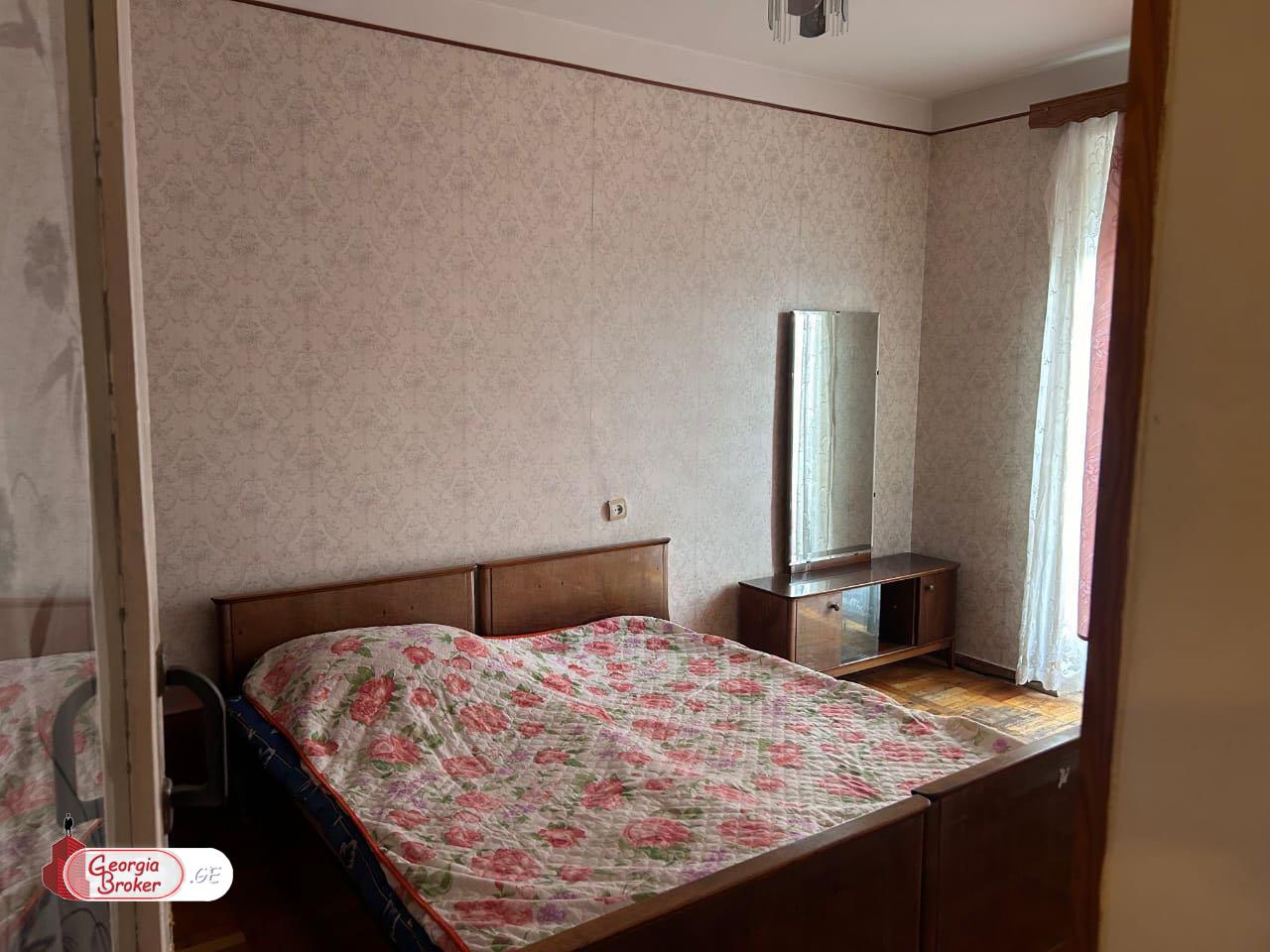 old repaired 4-room apartment for sale