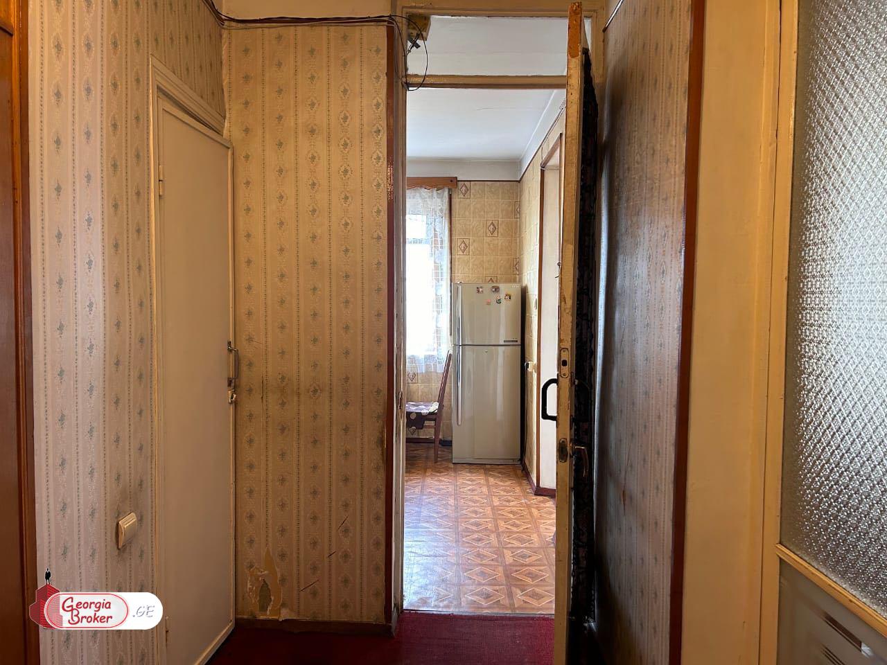 old repaired 4-room apartment for sale