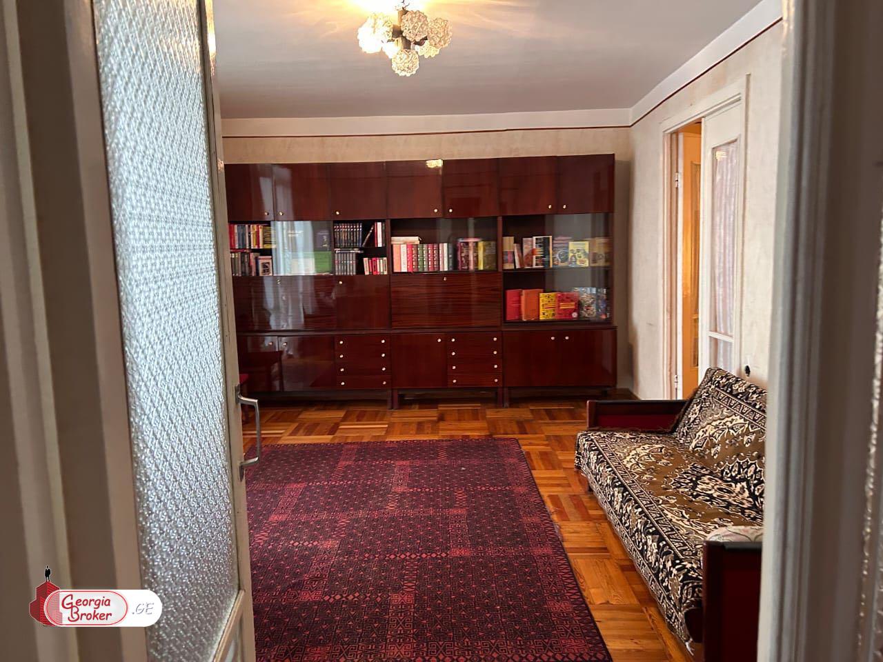 old repaired 4-room apartment for sale