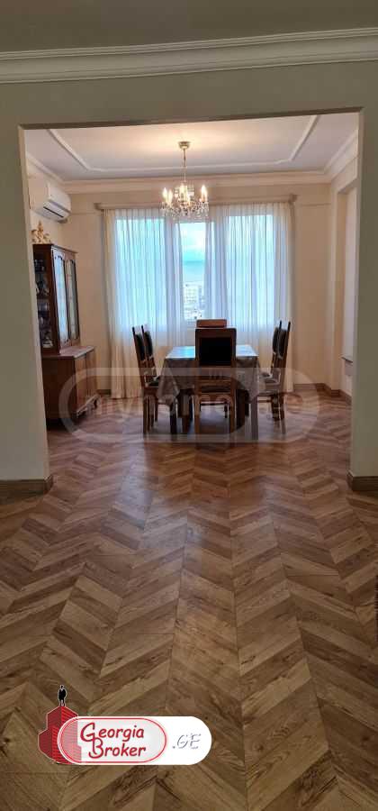 old repaired 5-room apartment for sale