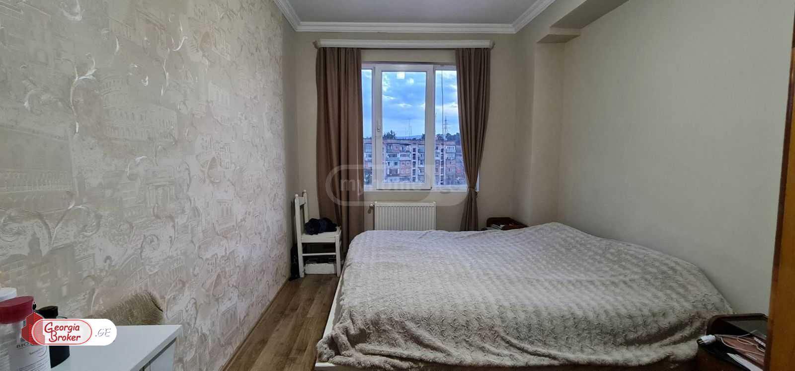 old repaired 5-room apartment for sale