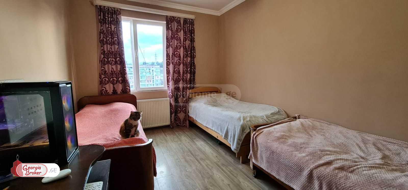 old repaired 5-room apartment for sale