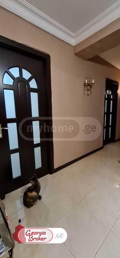 old repaired 5-room apartment for sale