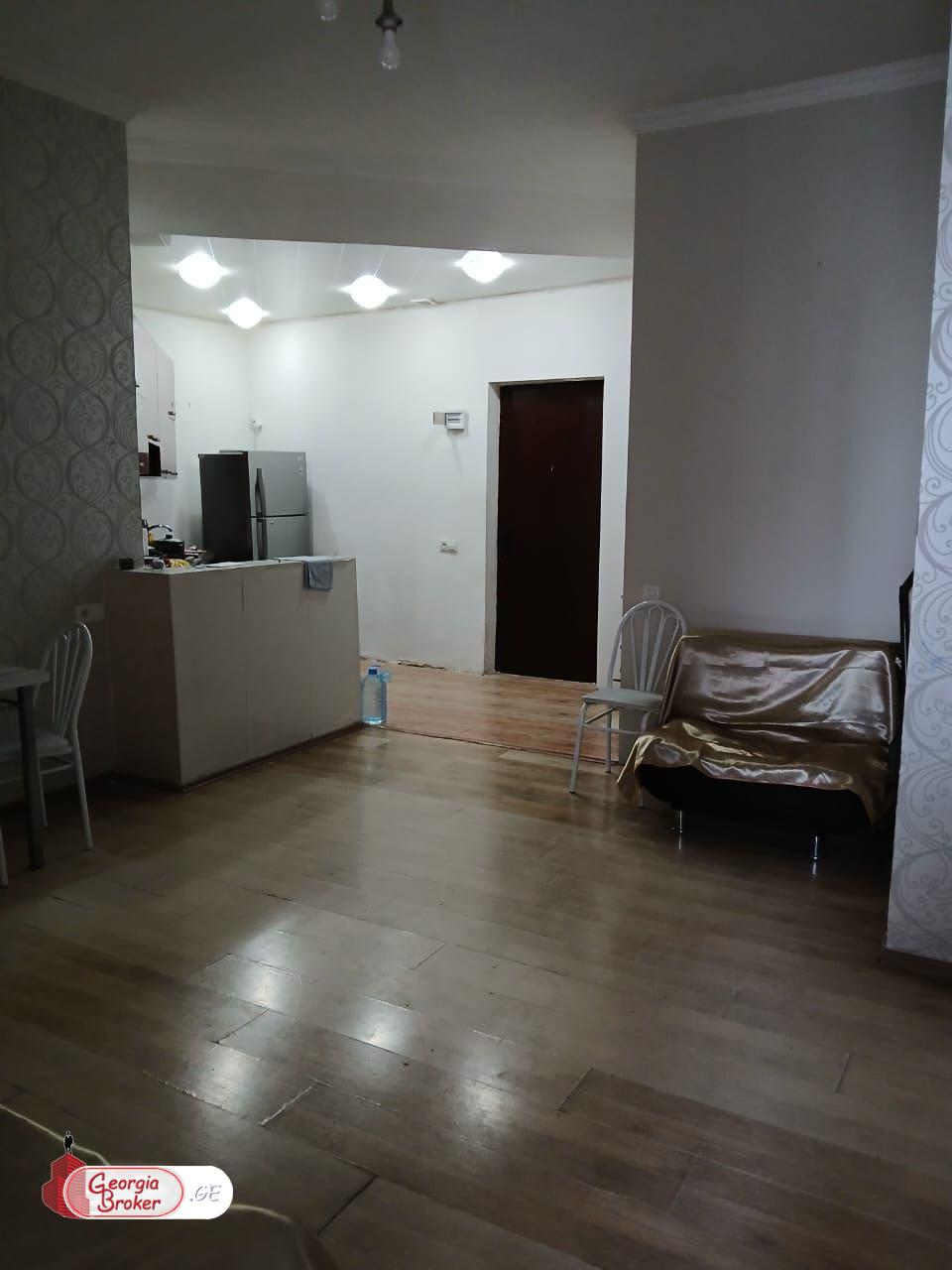 nearly repaired 2-room apartment for sale