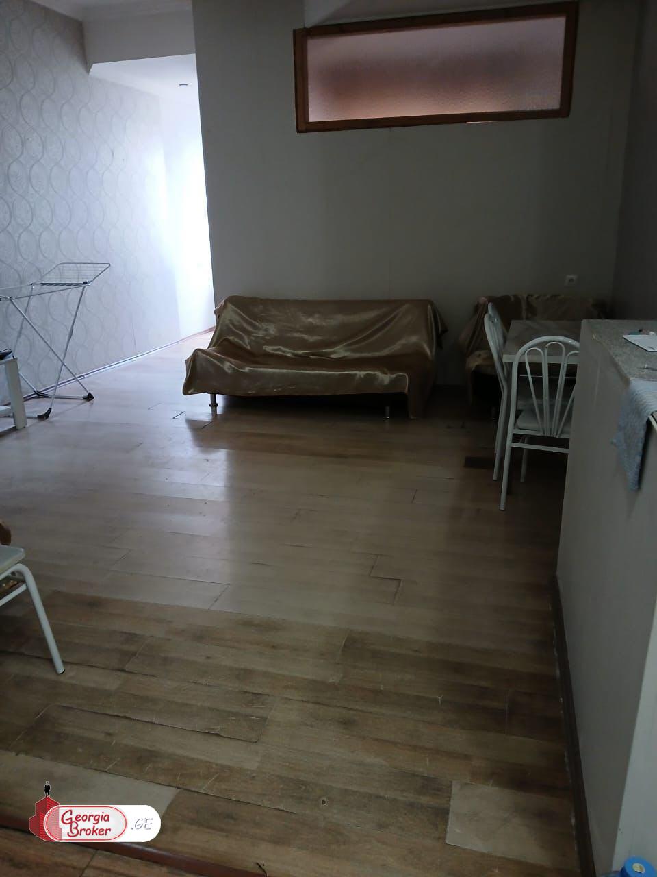 nearly repaired 2-room apartment for sale