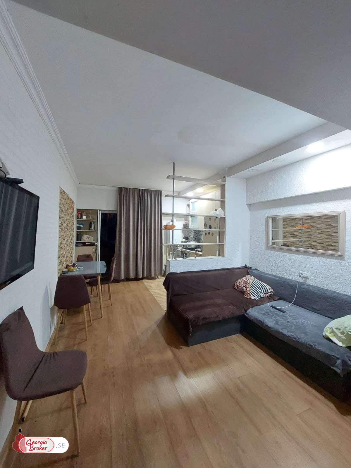 продается квартира с новым ремонтом 3-комнаты