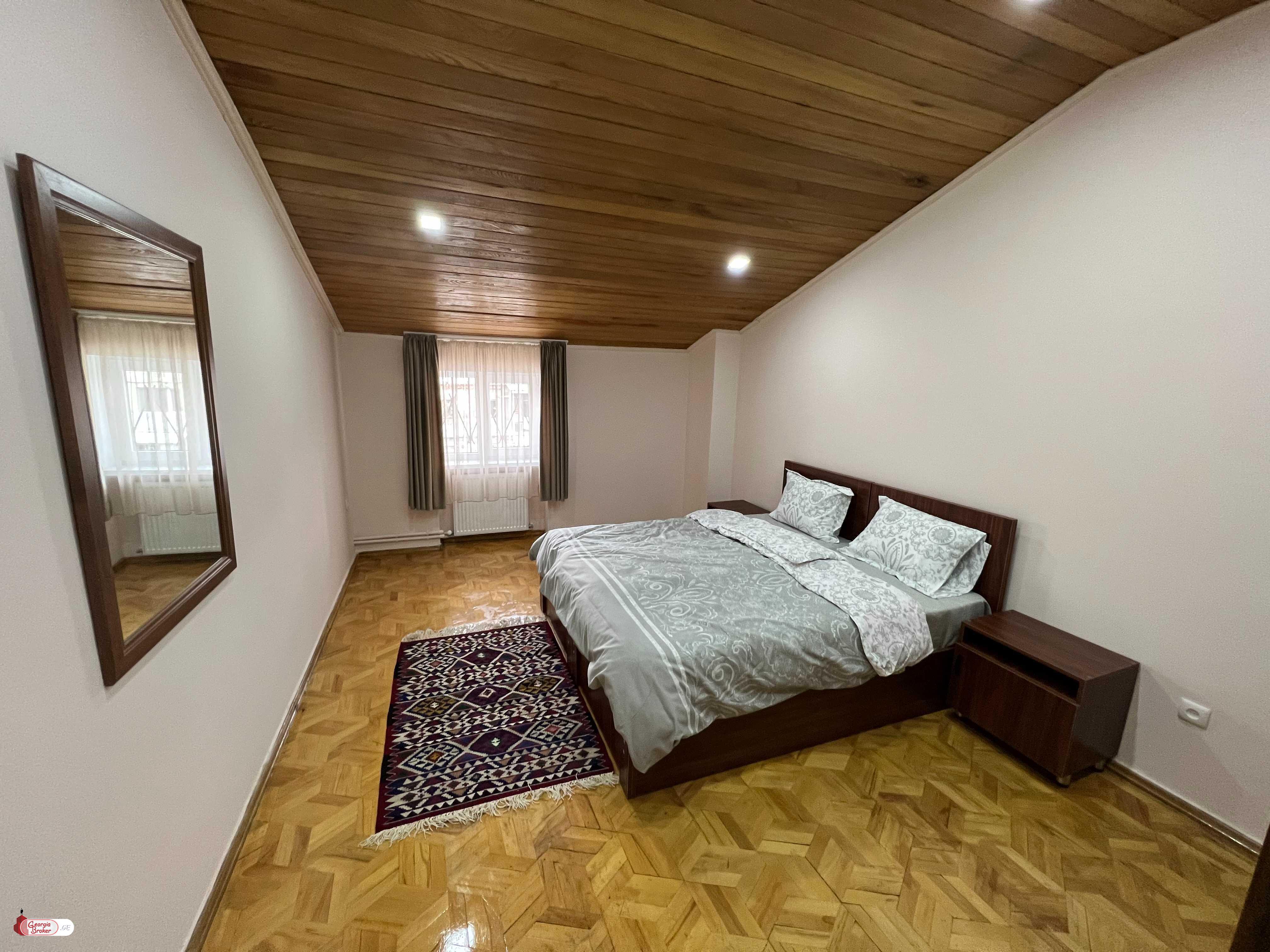 продается квартира с новым ремонтом 5-комнат