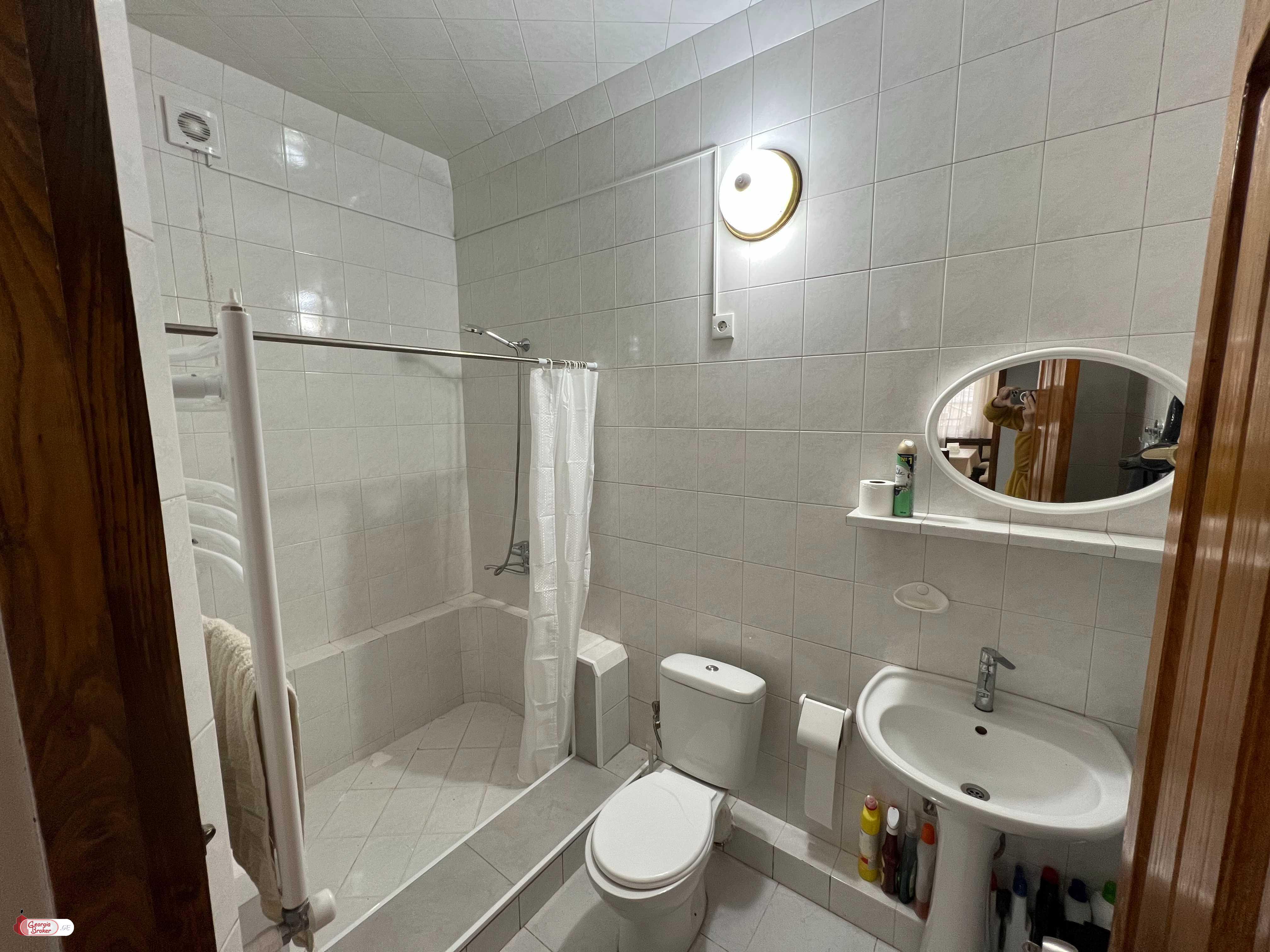 продается квартира с новым ремонтом 5-комнат