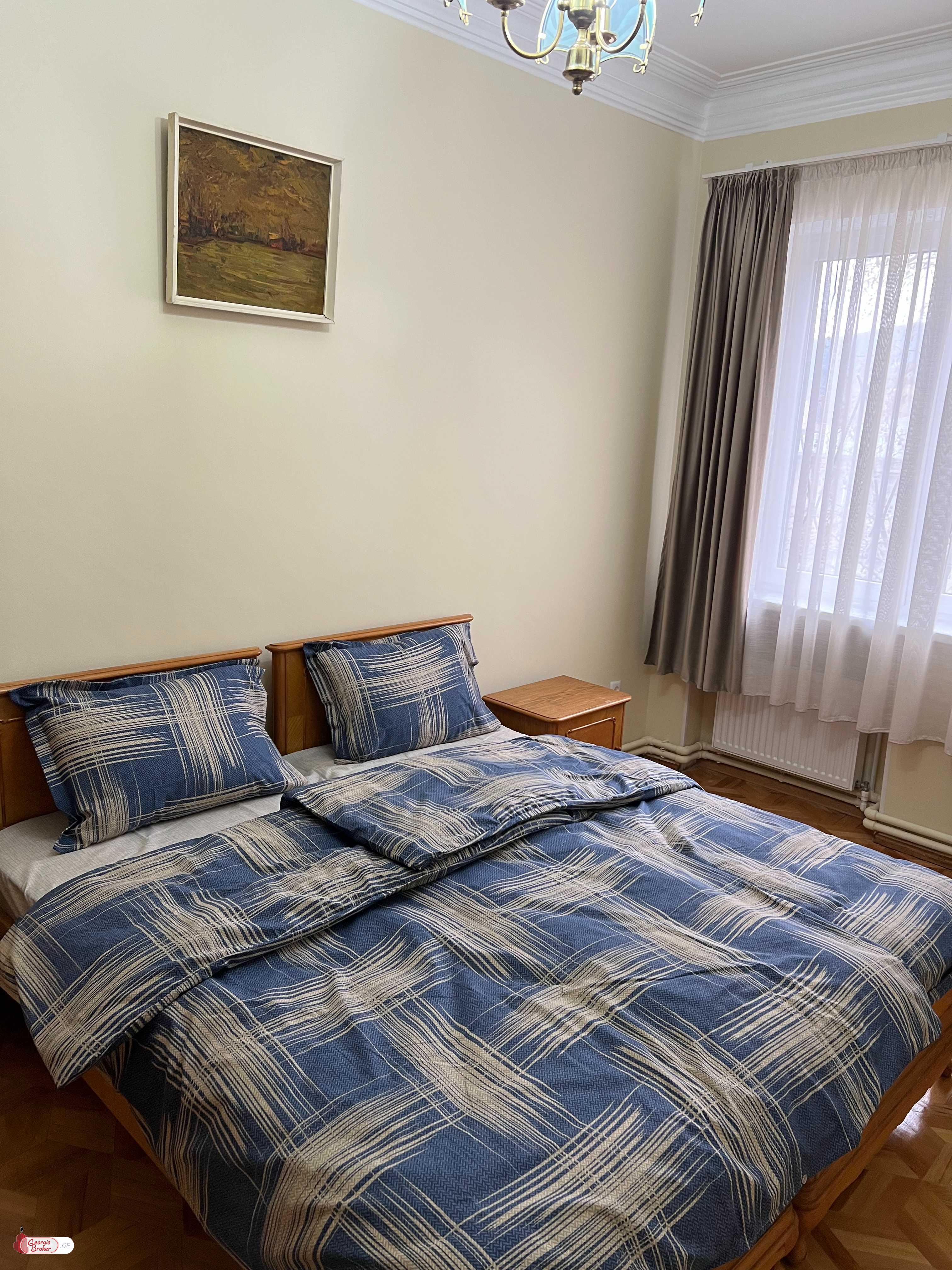 продается квартира с новым ремонтом 5-комнат