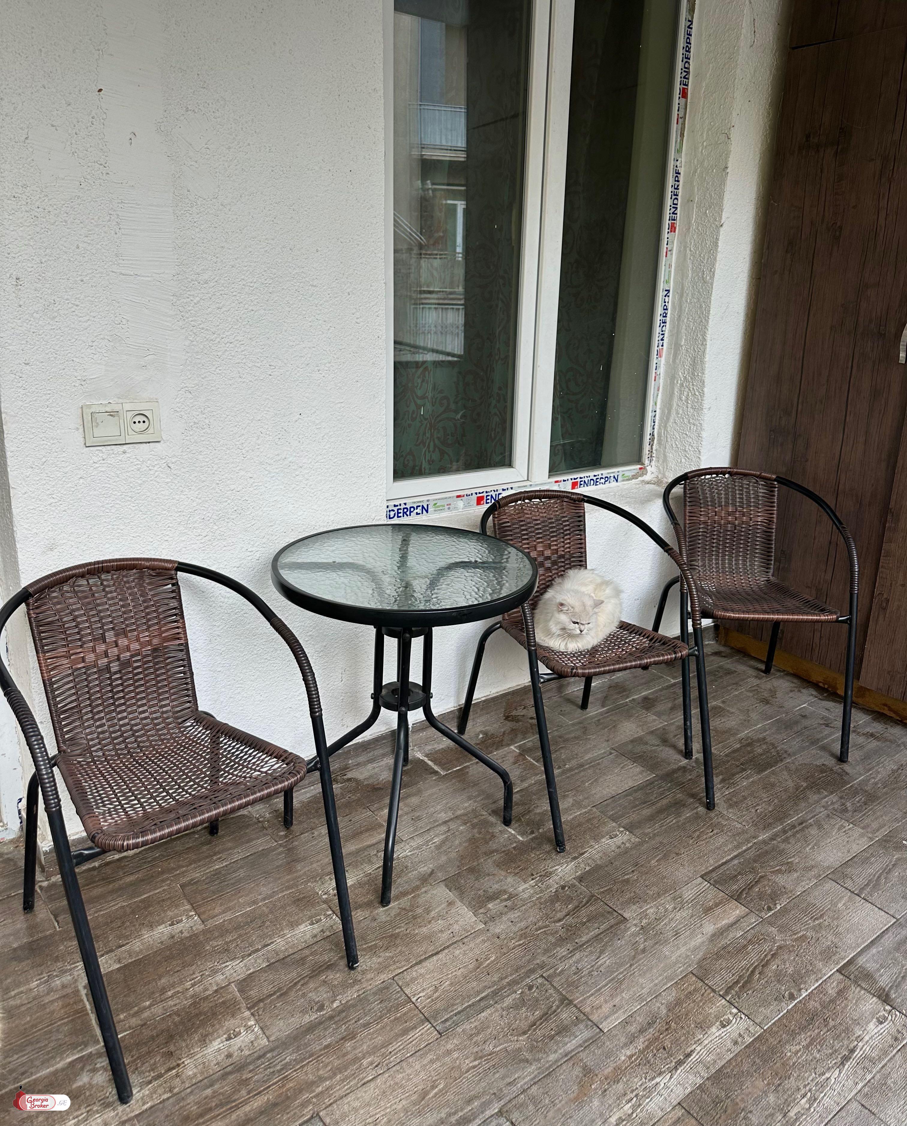 იყიდება ახალი გარემონტებული 4 ოთახიანი ბინა