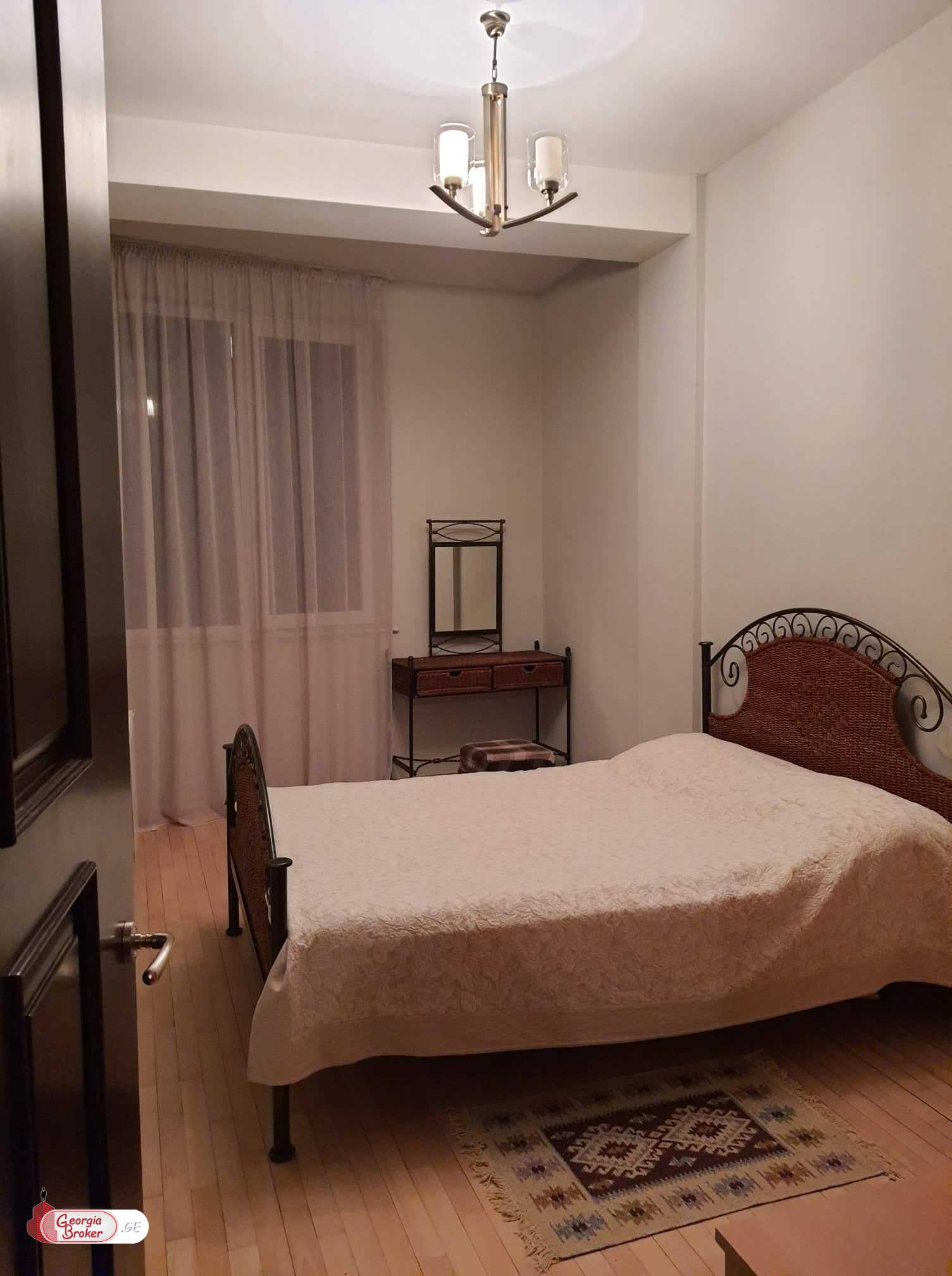 იყიდება ახალი გარემონტებული 3 ოთახიანი ბინა