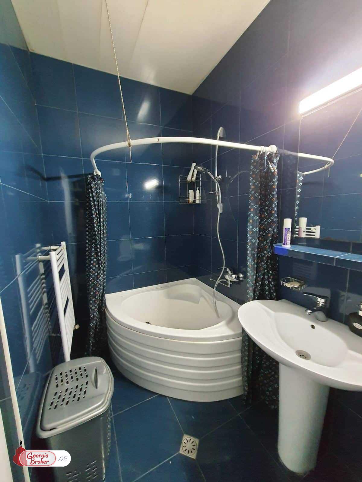 იყიდება ახალი გარემონტებული 3 ოთახიანი ბინა