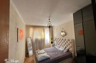 old repaired 4-room apartment for sale