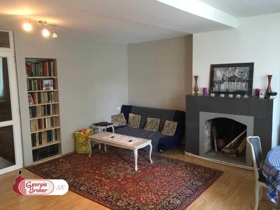 old repaired 4-room apartment for sale