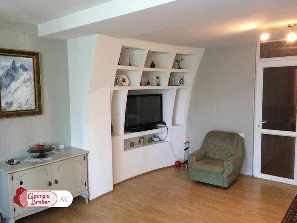 old repaired 4-room apartment for sale