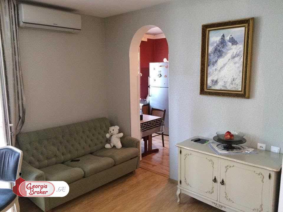 old repaired 4-room apartment for sale