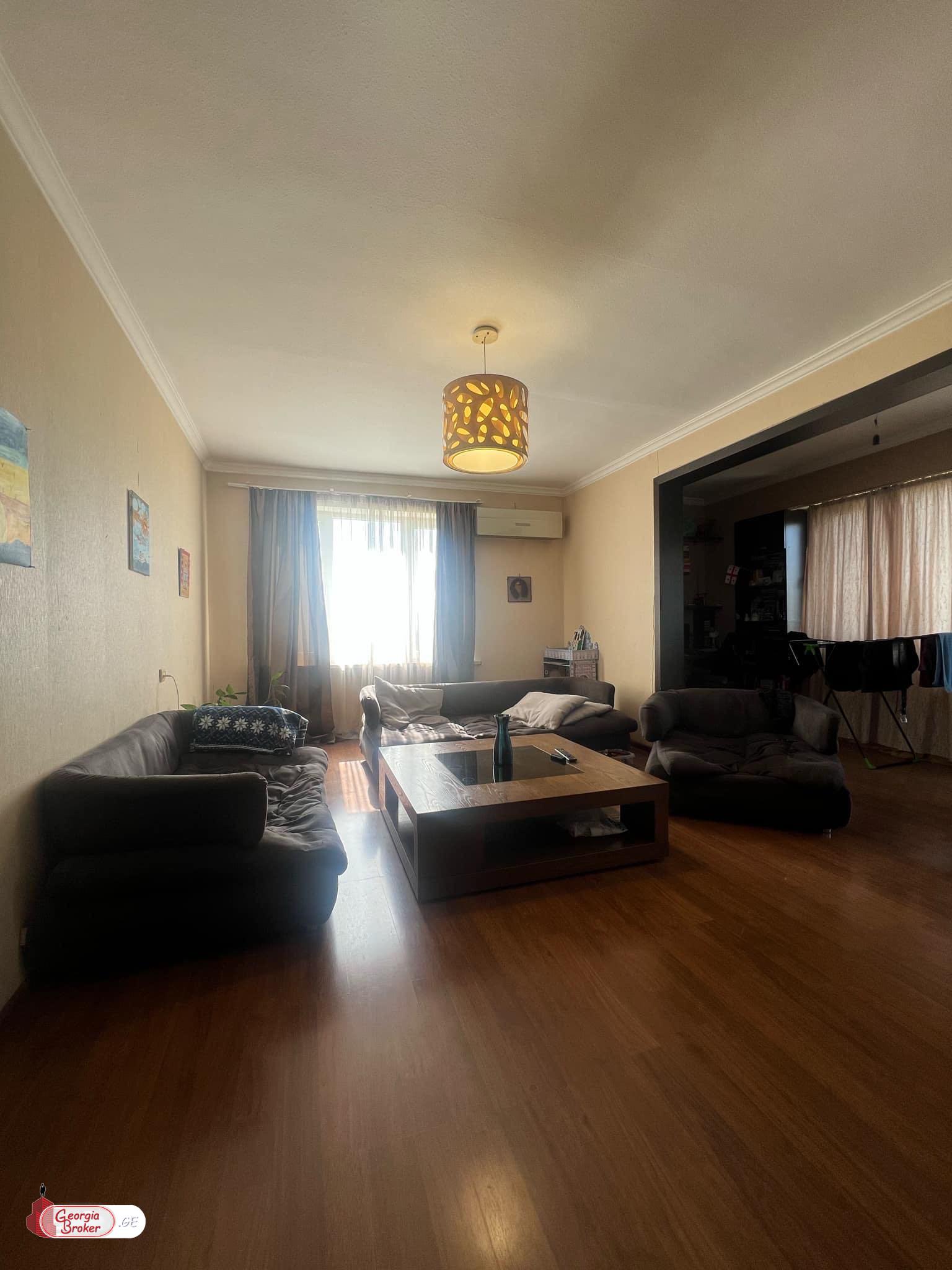 nearly repaired 2-room apartment for sale