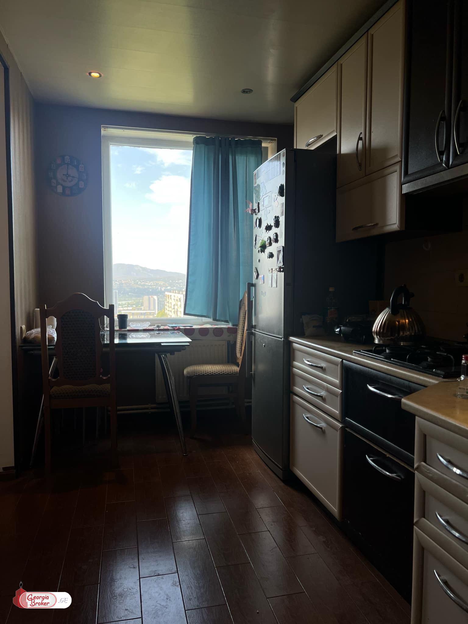 nearly repaired 2-room apartment for sale