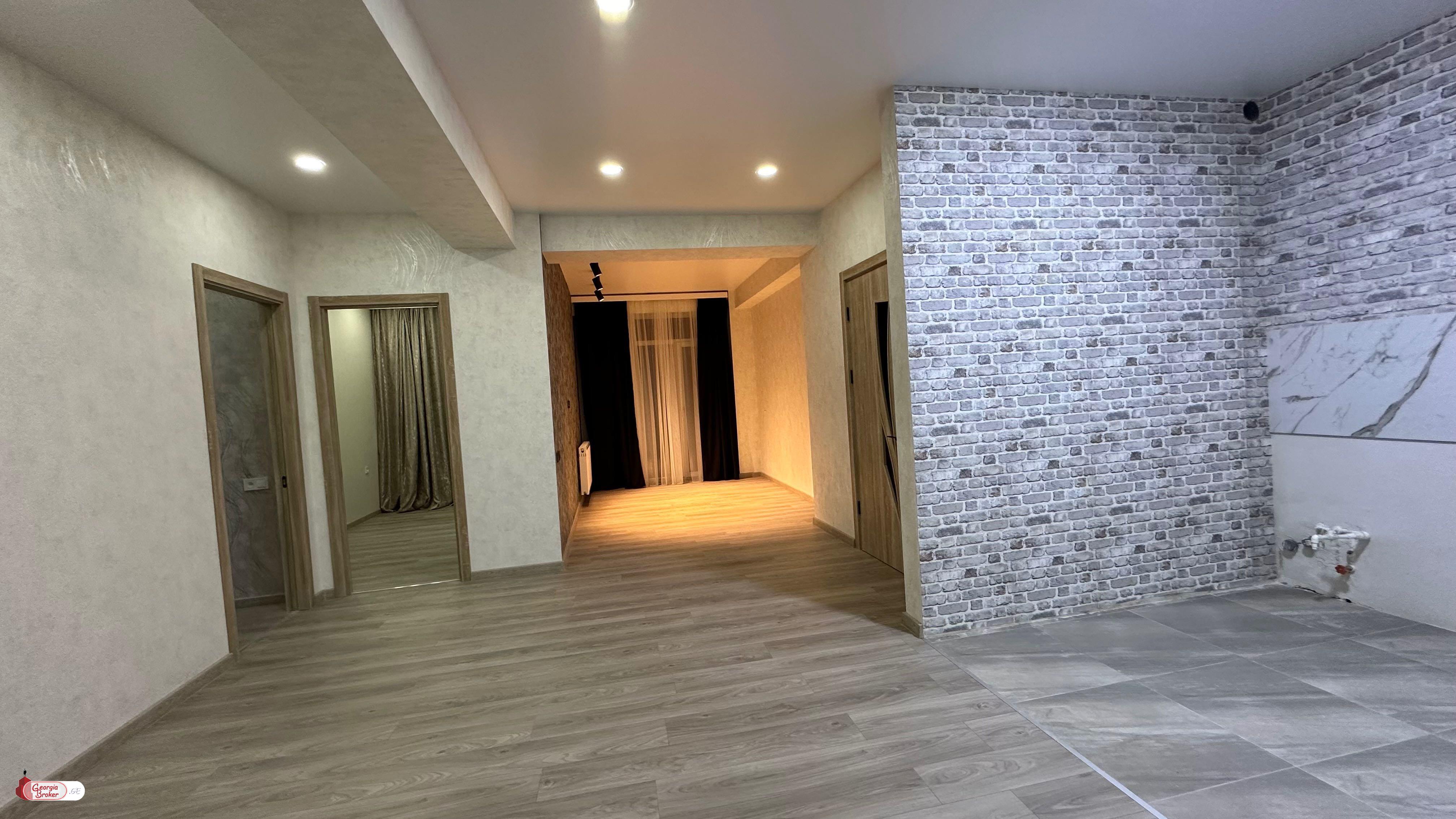 nearly repaired 3-room apartment for sale